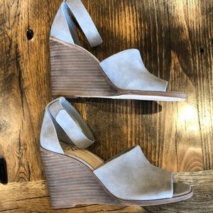 vince camuto deedriana wedge sandal